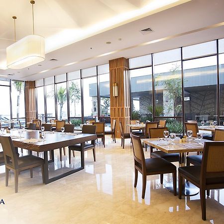 The Rinra Hotel Makassar Ngoại thất bức ảnh