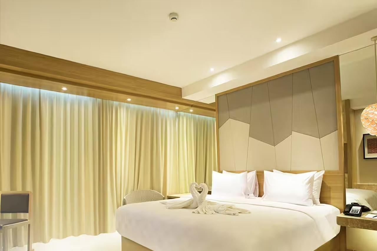 The Rinra Hotel Makassar Ngoại thất bức ảnh