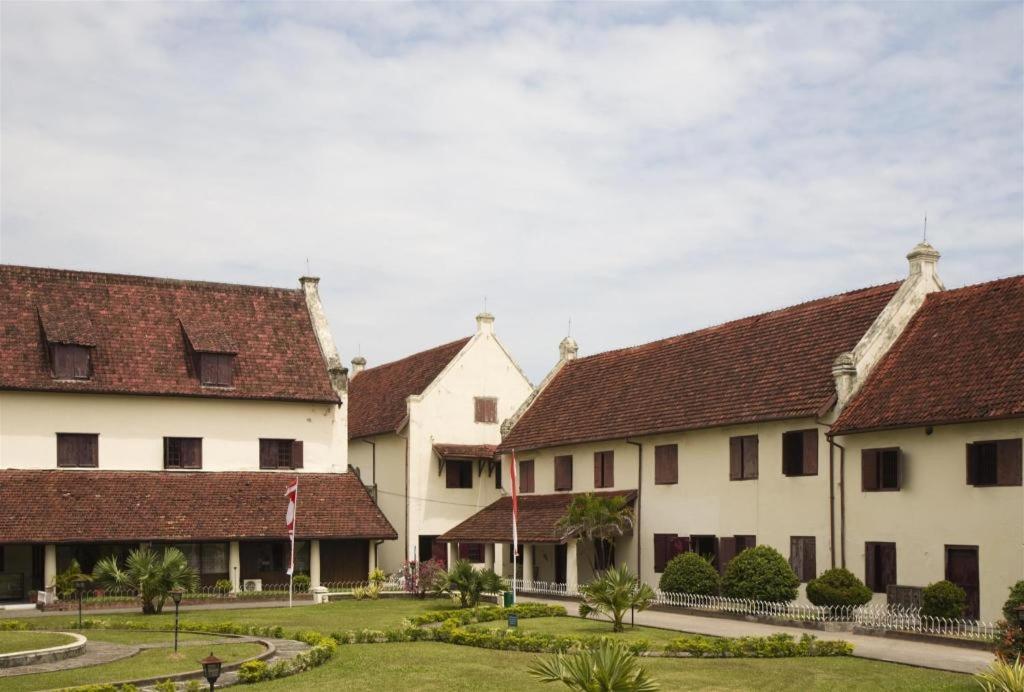 The Rinra Hotel Makassar Ngoại thất bức ảnh