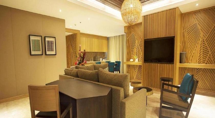 The Rinra Hotel Makassar Ngoại thất bức ảnh