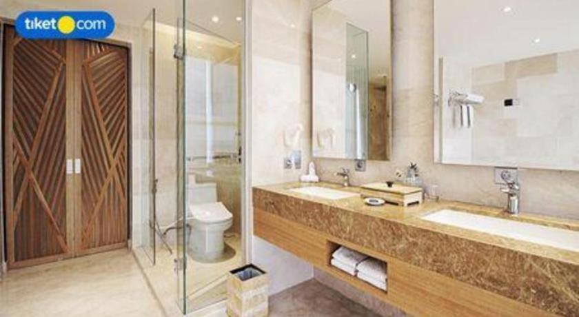The Rinra Hotel Makassar Ngoại thất bức ảnh
