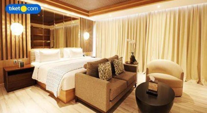The Rinra Hotel Makassar Ngoại thất bức ảnh