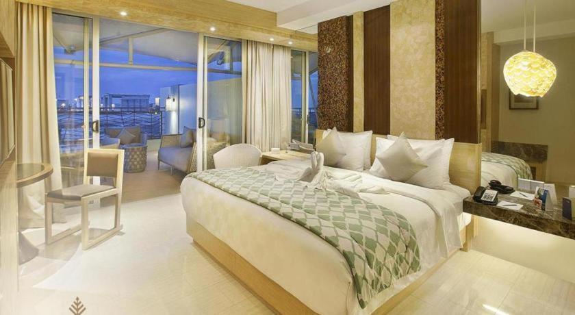 The Rinra Hotel Makassar Ngoại thất bức ảnh