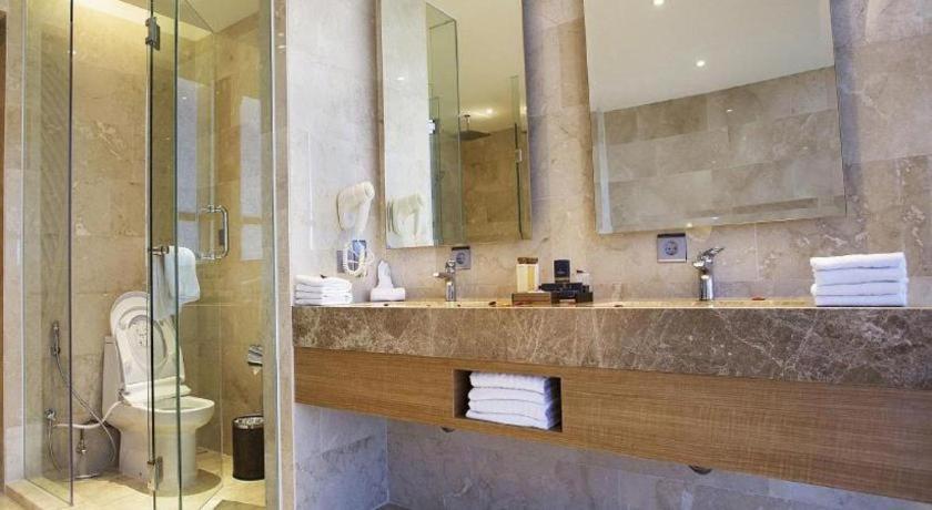 The Rinra Hotel Makassar Ngoại thất bức ảnh