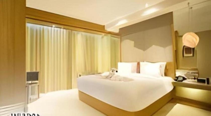 The Rinra Hotel Makassar Ngoại thất bức ảnh
