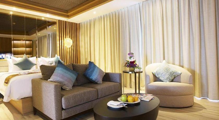 The Rinra Hotel Makassar Ngoại thất bức ảnh