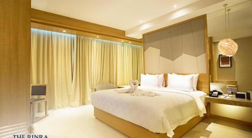 The Rinra Hotel Makassar Ngoại thất bức ảnh