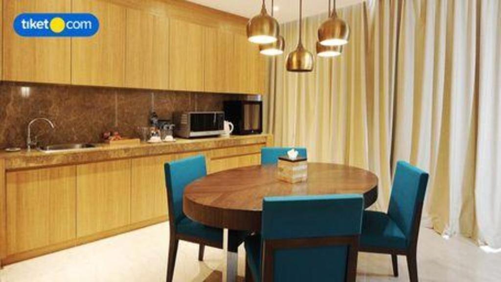 The Rinra Hotel Makassar Ngoại thất bức ảnh