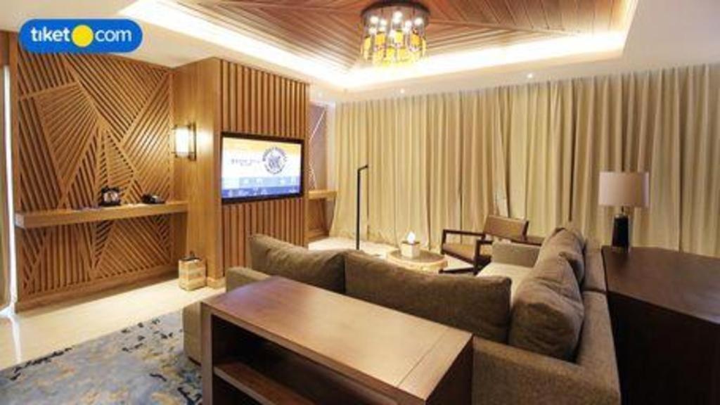 The Rinra Hotel Makassar Ngoại thất bức ảnh