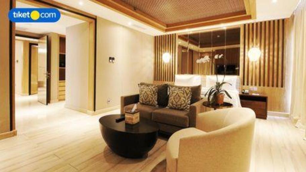 The Rinra Hotel Makassar Ngoại thất bức ảnh