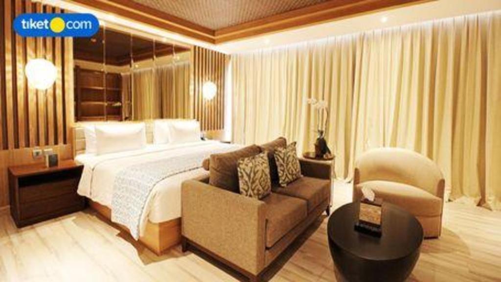 The Rinra Hotel Makassar Ngoại thất bức ảnh